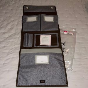 NWT Thirty-one gifts hang up room organizer in grey pin dots
